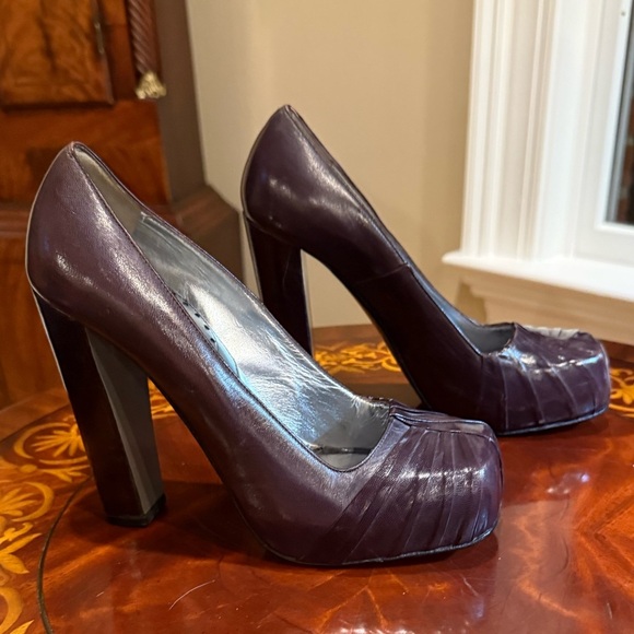 Catherine Malandrino Burgundy Leather Pleated Platform 5”Heel Size 38.5/8.5 $545 - Picture 9 of 10